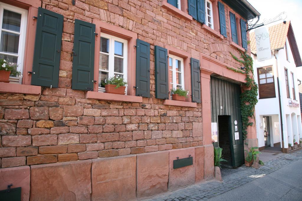 Alter Winzerhof Weisenheim Am Berg E.K. Hotel Екстериор снимка