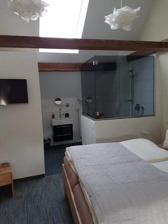 Alter Winzerhof Weisenheim Am Berg E.K. Hotel Екстериор снимка