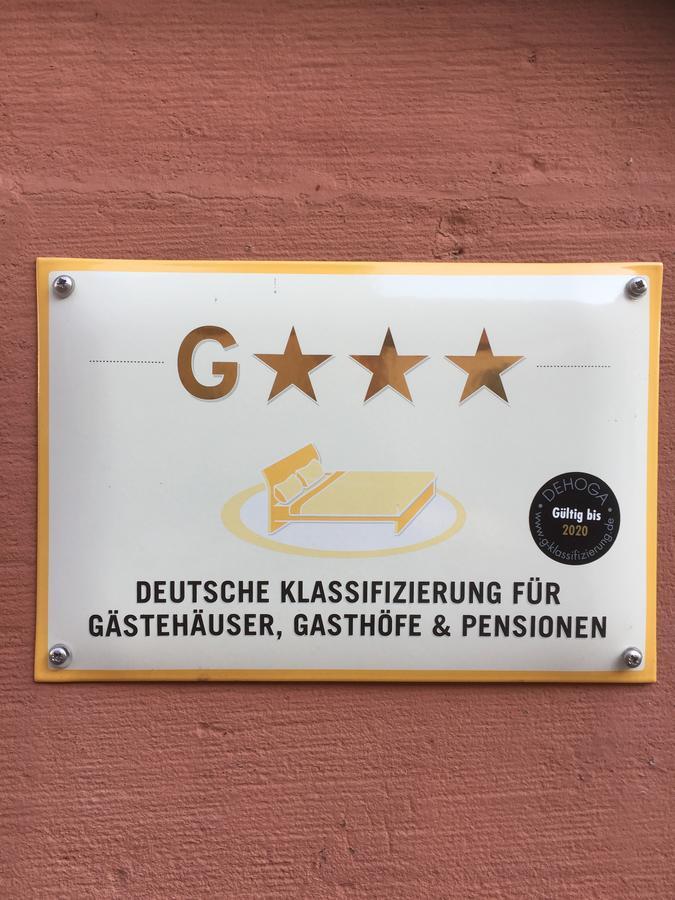Alter Winzerhof Weisenheim Am Berg E.K. Hotel Екстериор снимка